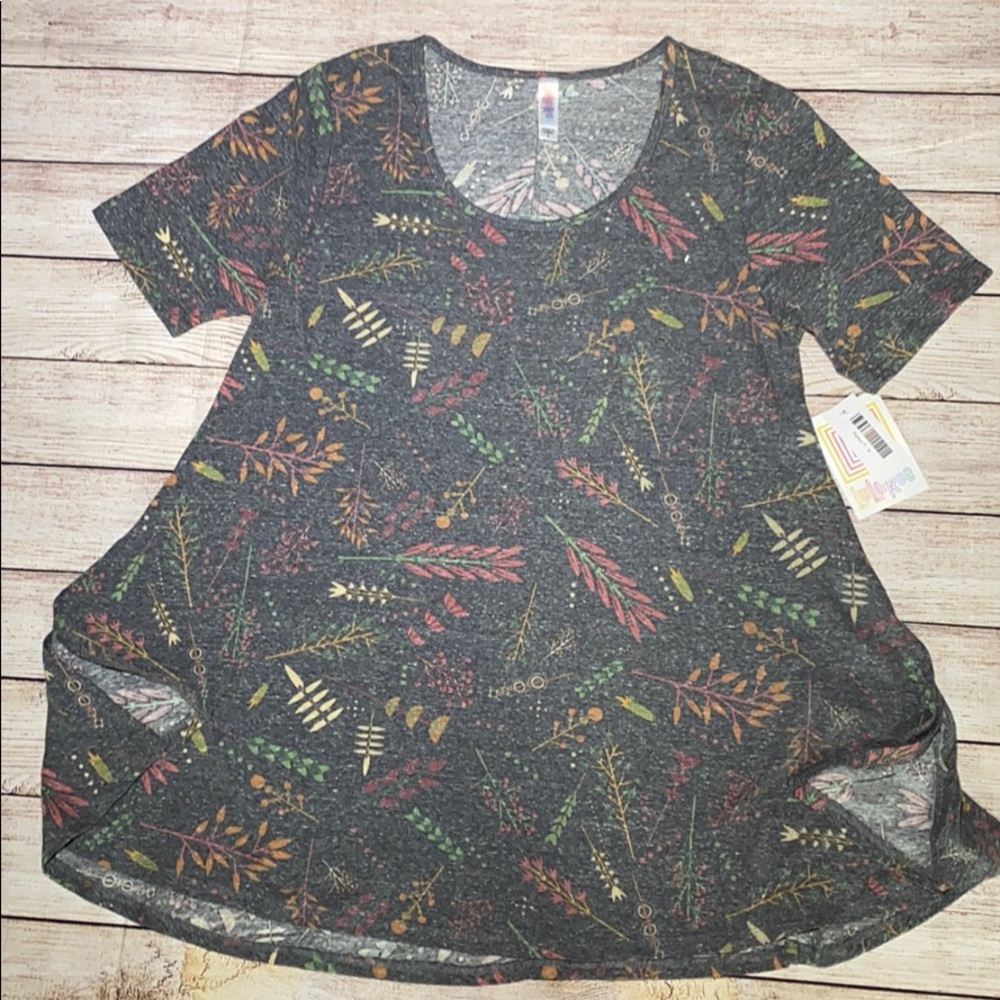NWT Lularoe S Perfect T